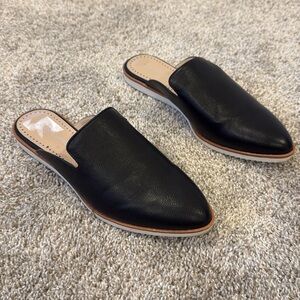 Adrienne Vittadini black mule slides 9